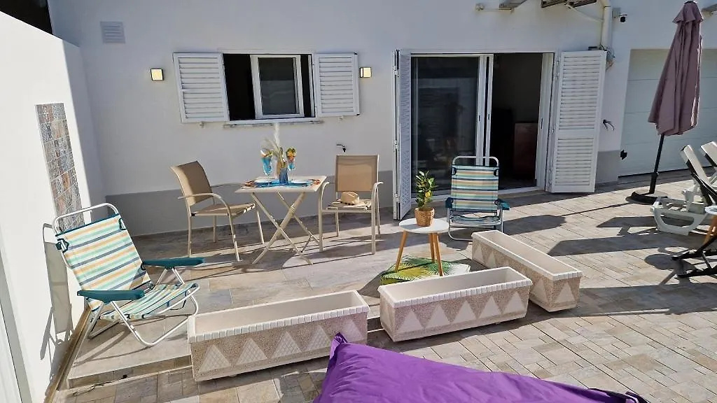 Pool House Estrelas Dourada Alvor 0*,