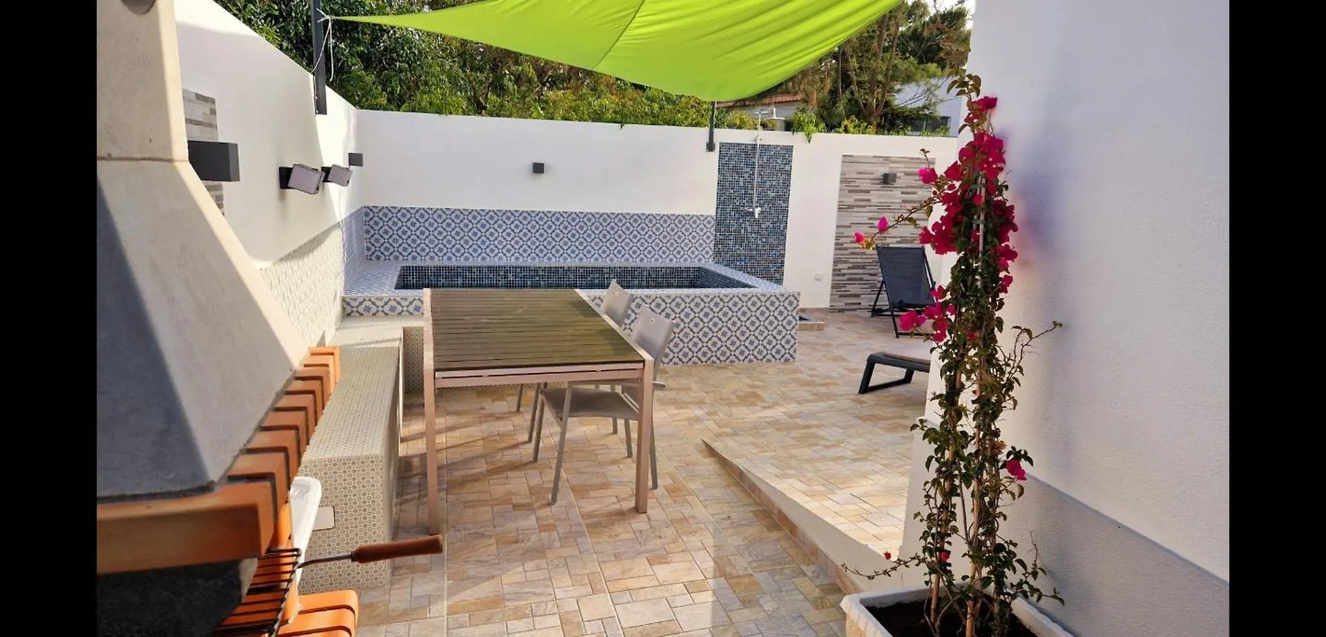 Pool House Estrelas Dourada Alvor 0*,